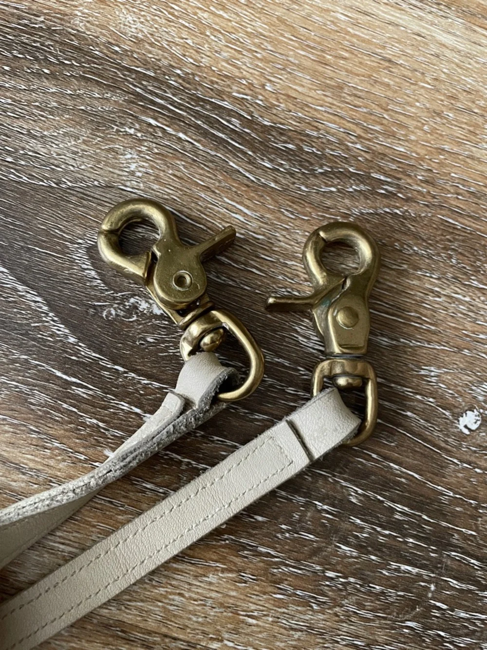 Coach Vintage Turnlock Shoulder Bag in Bone - Picture 4 of 16